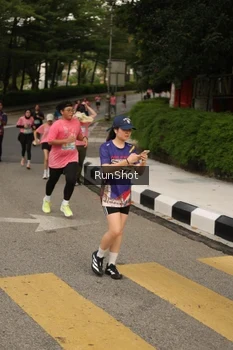 Runner Photo 4261755