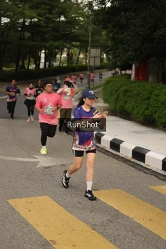 Runner Photo 4261758