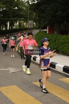 Runner Photo 4261759