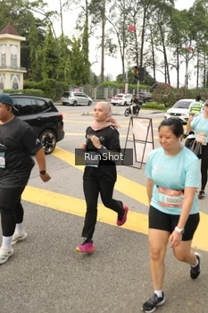Runner Photo 4261933