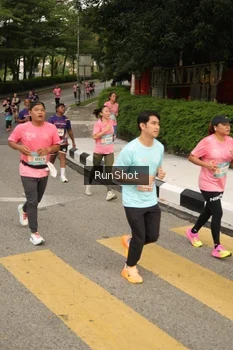 Runner Photo 4262100
