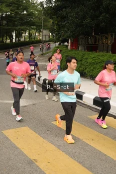 Runner Photo 4262101