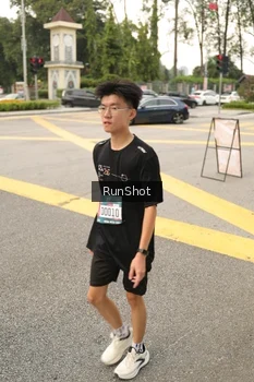 Runner Photo 4262149