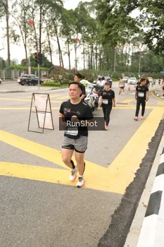 Runner Photo 4262155