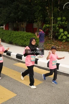 Runner Photo 4262243