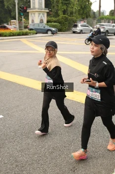 Runner Photo 4262345
