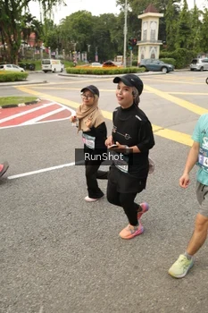 Runner Photo 4262350