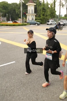 Runner Photo 4262360
