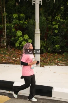 Runner Photo 4262365