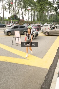 Runner Photo 4262393