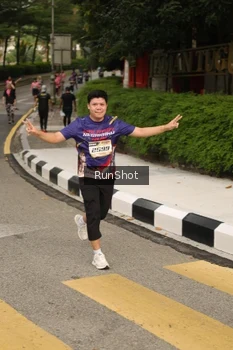 Runner Photo 4262406
