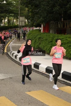 Runner Photo 4262421