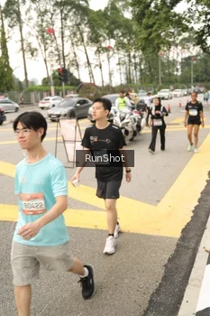 Runner Photo 4262435
