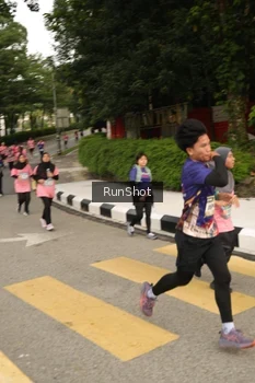 Runner Photo 4262586