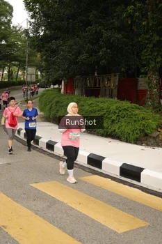 Runner Photo 4262612