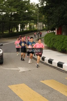 Runner Photo 4262716
