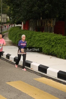 Runner Photo 4262725
