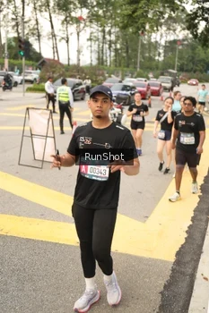 Runner Photo 4263073