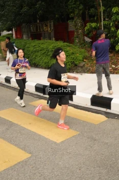 Runner Photo 4263142