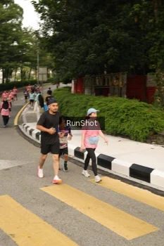 Runner Photo 4263165