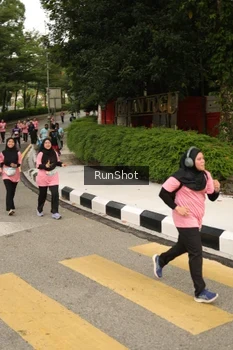 Runner Photo 4263192