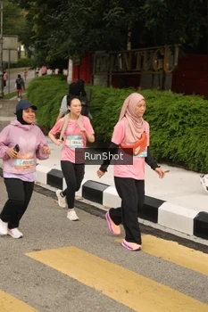 Runner Photo 4263297
