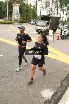 Runner Photo 4263341