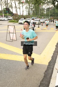 Runner Photo 4263358