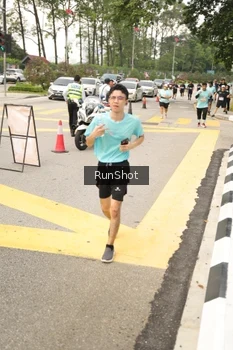 Runner Photo 4263359