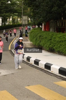 Runner Photo 4263364