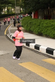 Runner Photo 4263372