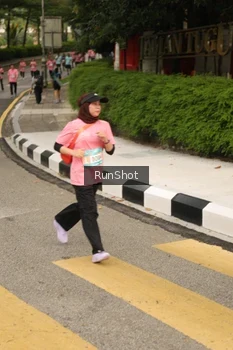 Runner Photo 4263376
