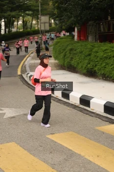 Runner Photo 4263377