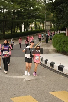 Runner Photo 4263406