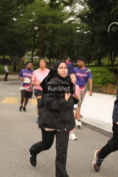 Runner Photo 4263685