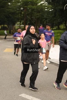 Runner Photo 4263686