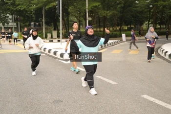 Runner Photo 4263753