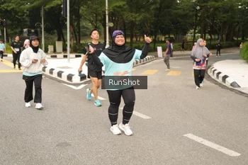 Runner Photo 4263759