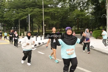 Runner Photo 4263761