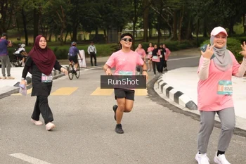 Runner Photo 4263812