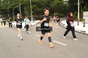 Runner Photo 4263834