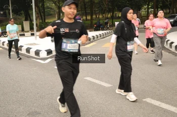 Runner Photo 4263875