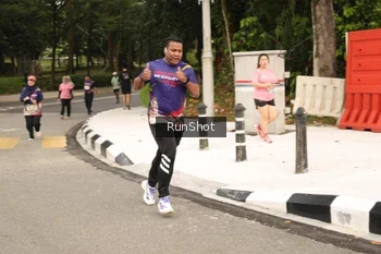 Runner Photo 4263996