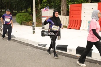 Runner Photo 4264105