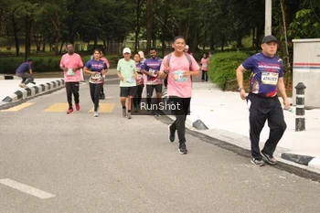 Runner Photo 4264112