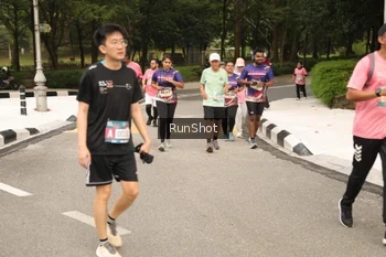 Runner Photo 4264122