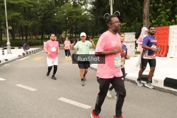 Runner Photo 4264147