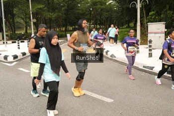 Runner Photo 4264249