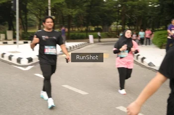 Runner Photo 4264313