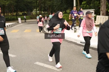 Runner Photo 4264314